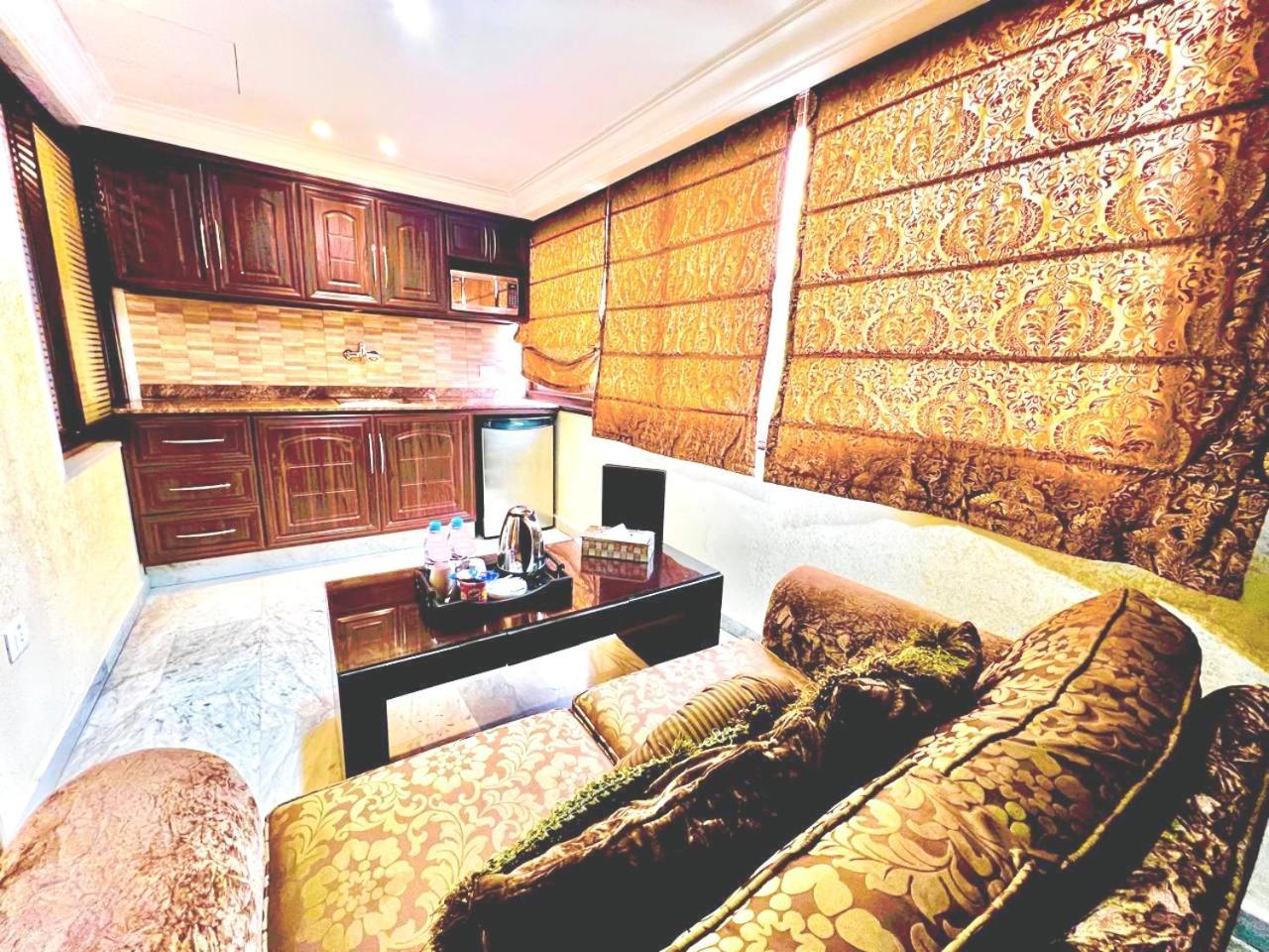 Queens Suite Hotel Бейрут Экстерьер фото