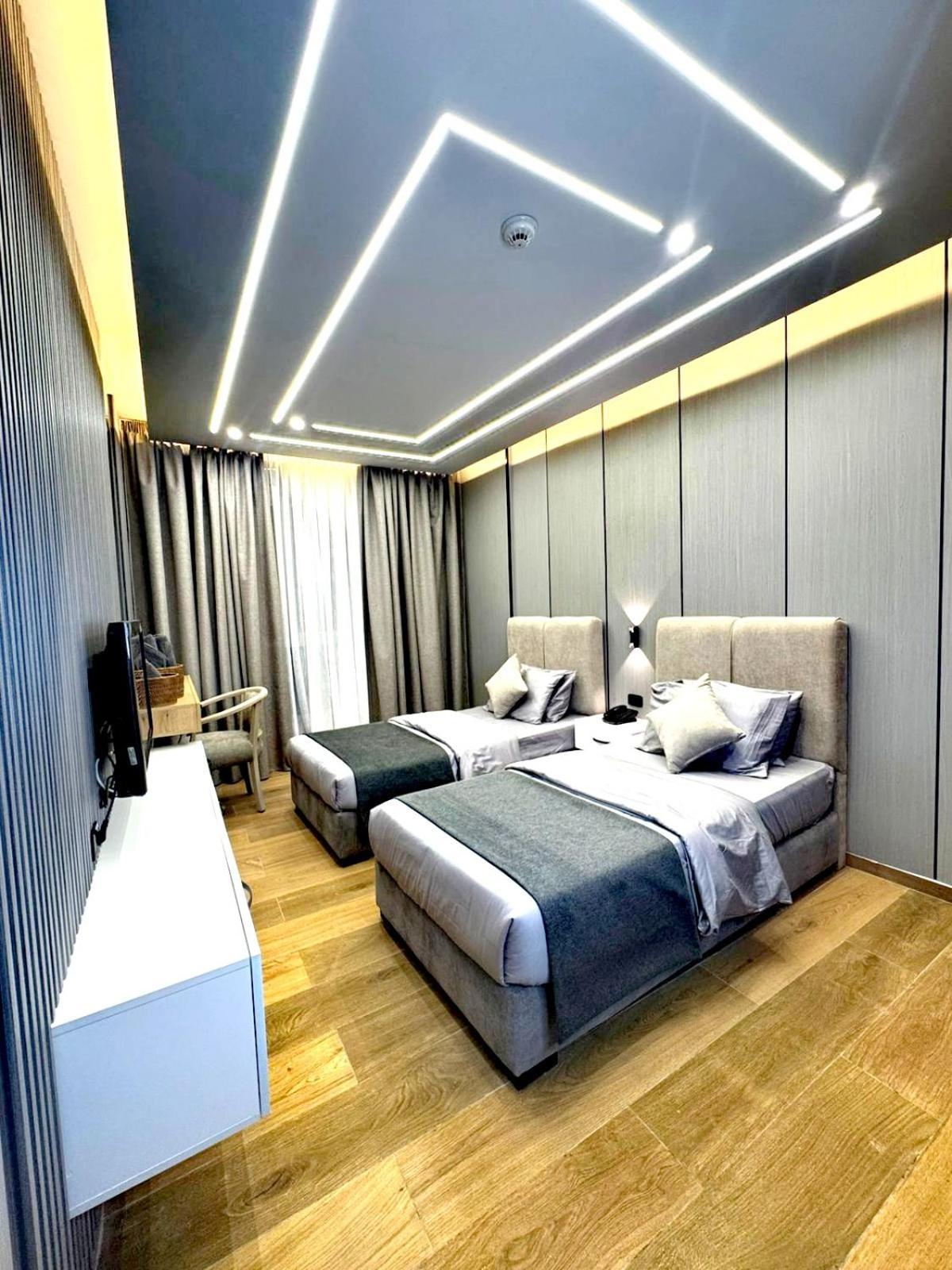 Queens Suite Hotel Бейрут Экстерьер фото
