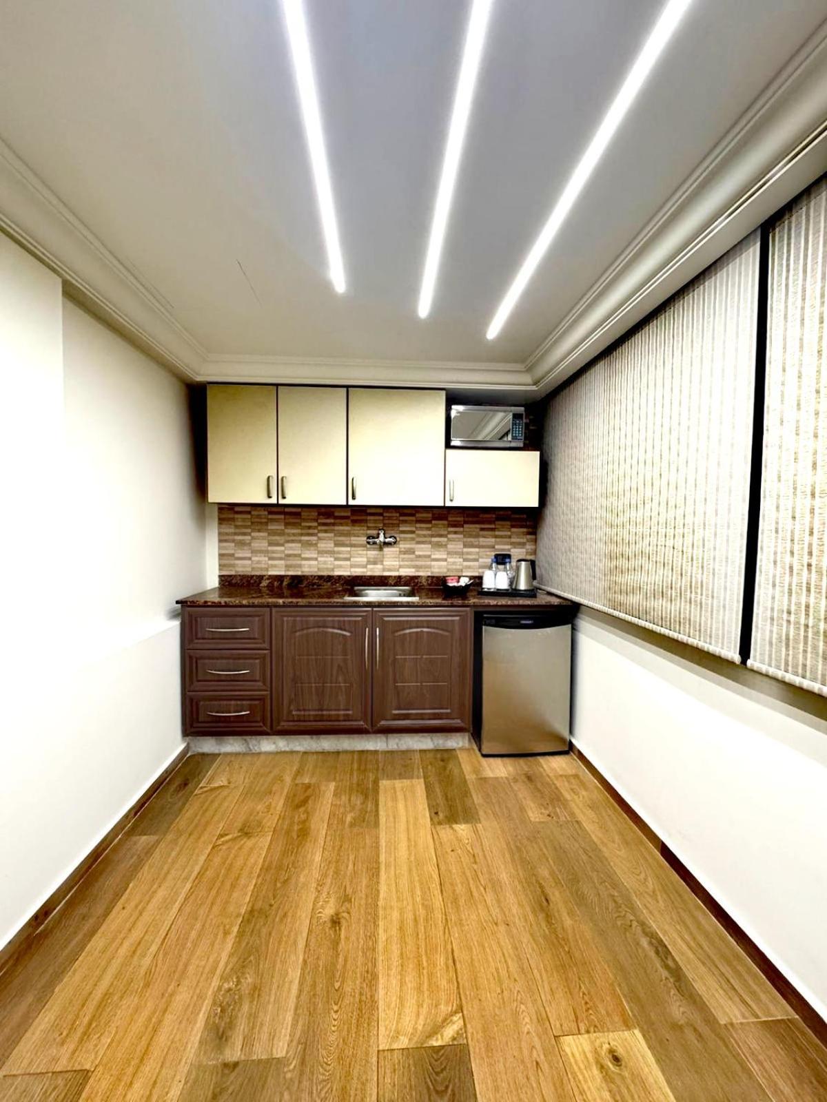 Queens Suite Hotel Бейрут Экстерьер фото