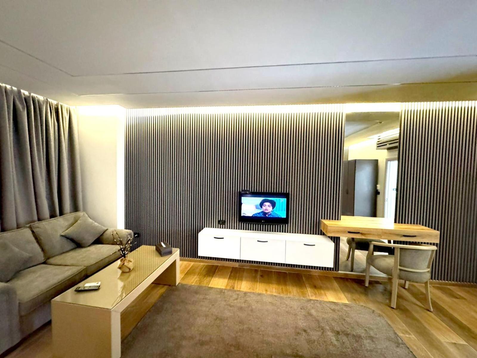 Queens Suite Hotel Бейрут Экстерьер фото