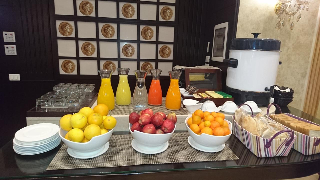 Queens Suite Hotel Бейрут Экстерьер фото